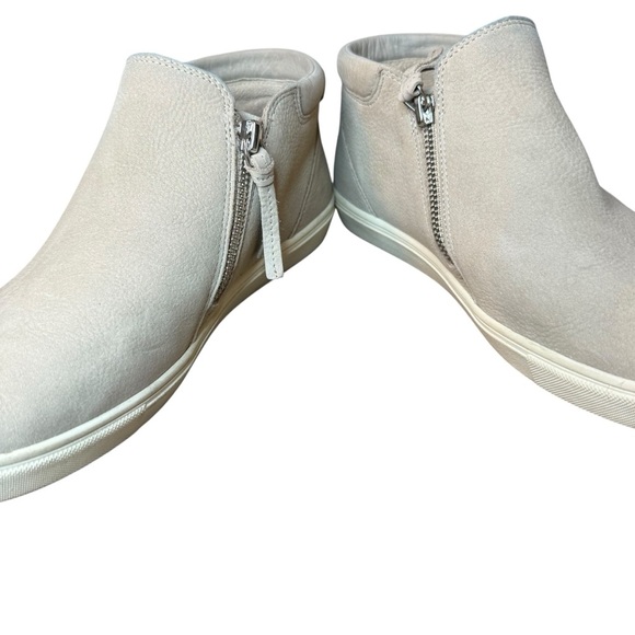 Gianni Bini | Cream Double Zip-Up  Leather Sneakers | Sz 9 - Picture 2 of 9